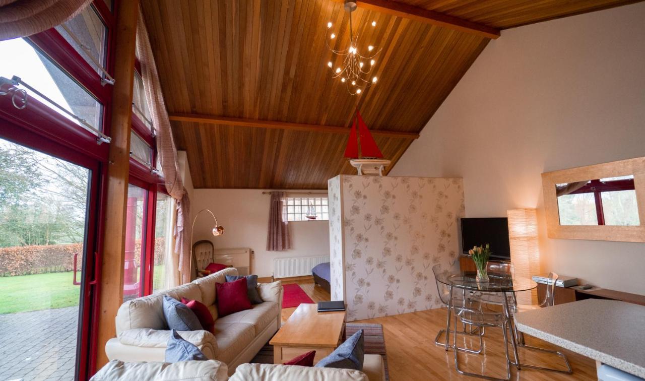 Surlingham Lodge Studio Large Family Cottage NWI Kültér fotó