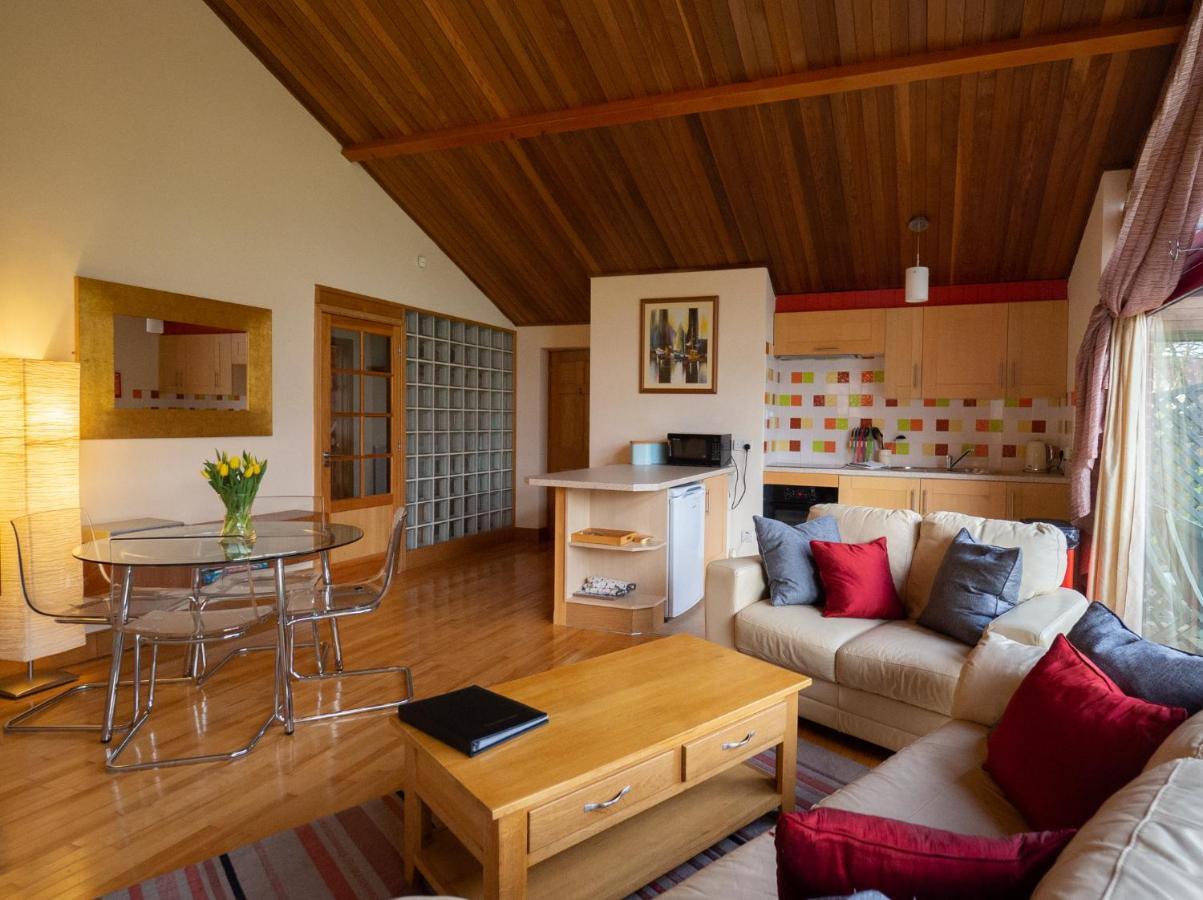 Surlingham Lodge Studio Large Family Cottage NWI Kültér fotó