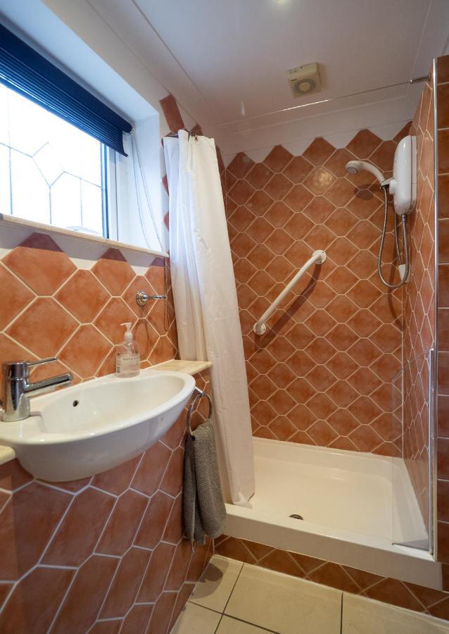 Surlingham Lodge Studio Large Family Cottage NWI Kültér fotó