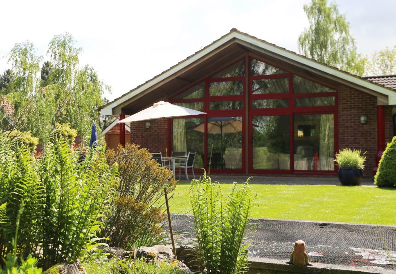 Surlingham Lodge Studio Large Family Cottage NWI Kültér fotó